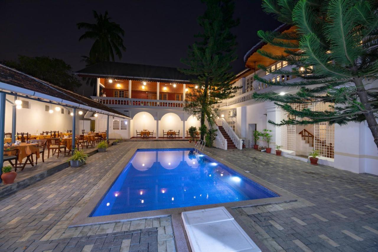 Dutch Bungalow Kochi Bagian luar foto