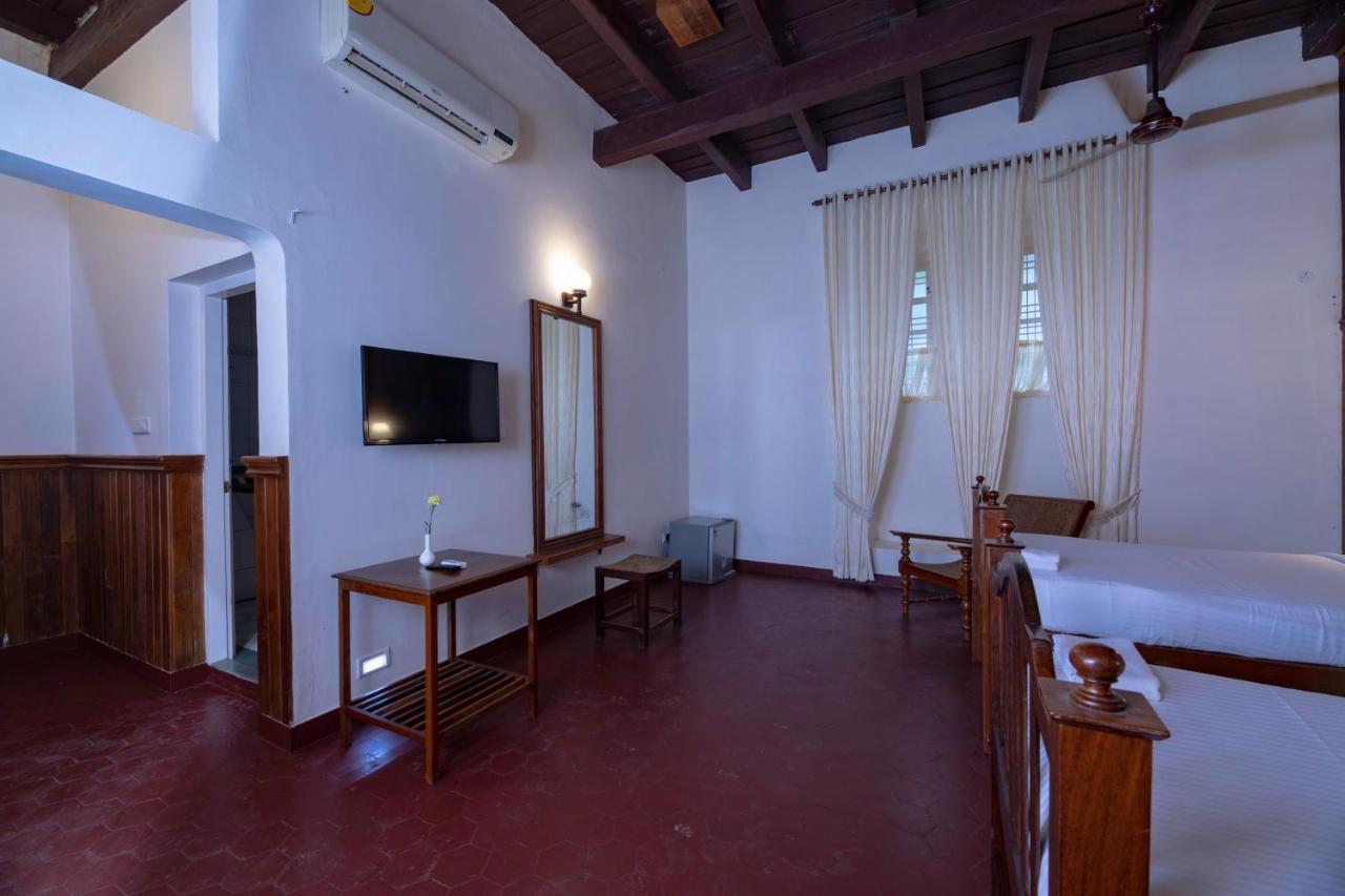 Dutch Bungalow Kochi Bagian luar foto