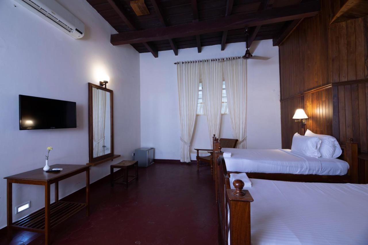 Dutch Bungalow Kochi Bagian luar foto
