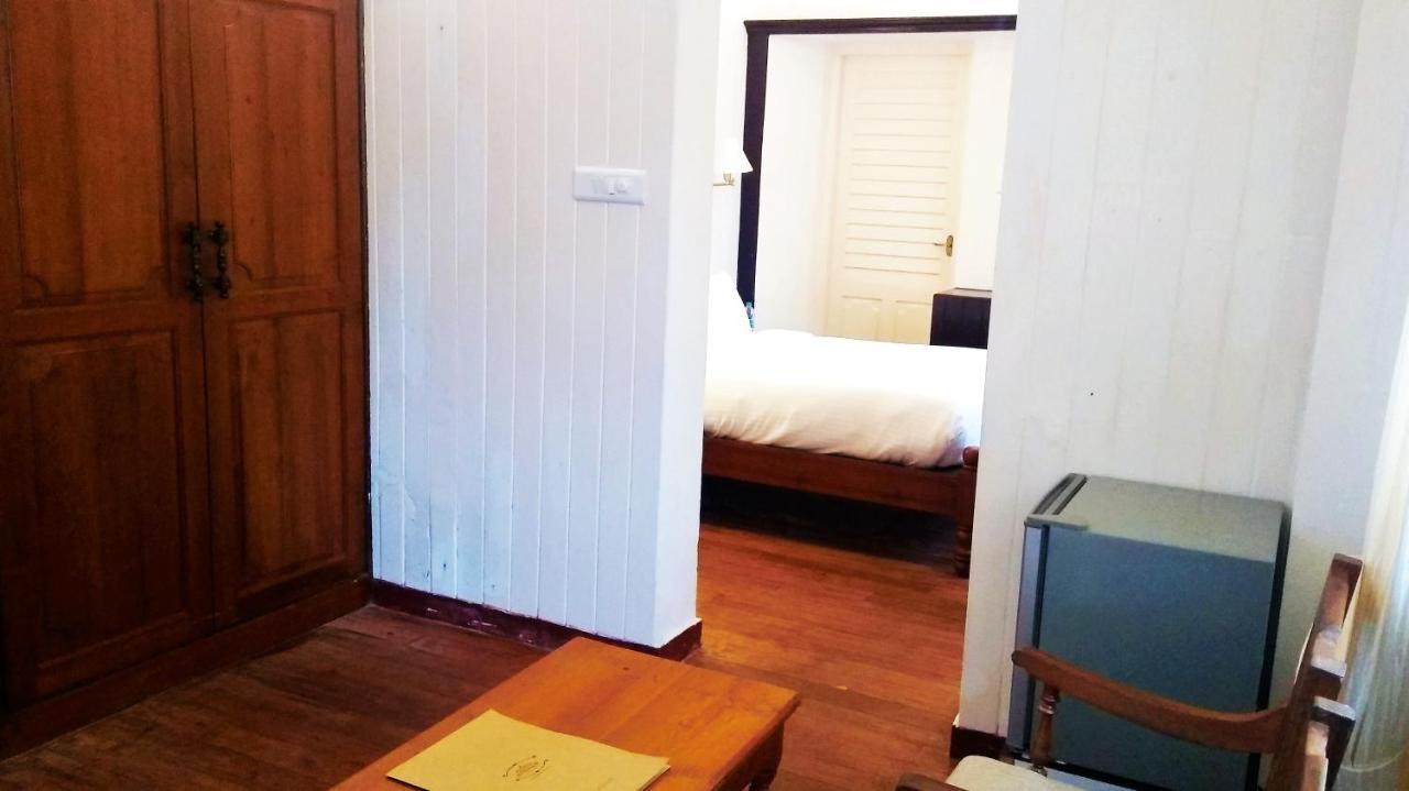 Dutch Bungalow Kochi Bagian luar foto