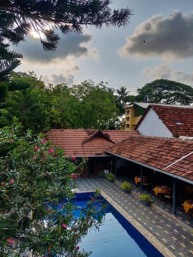 Dutch Bungalow Kochi Bagian luar foto